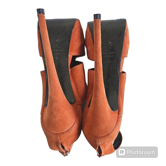 Giuseppe Zanotti Suede Heels - Picture 8 of 14